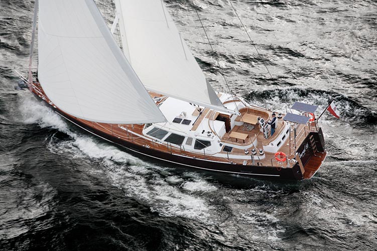 Conrad 66 photo exterior07